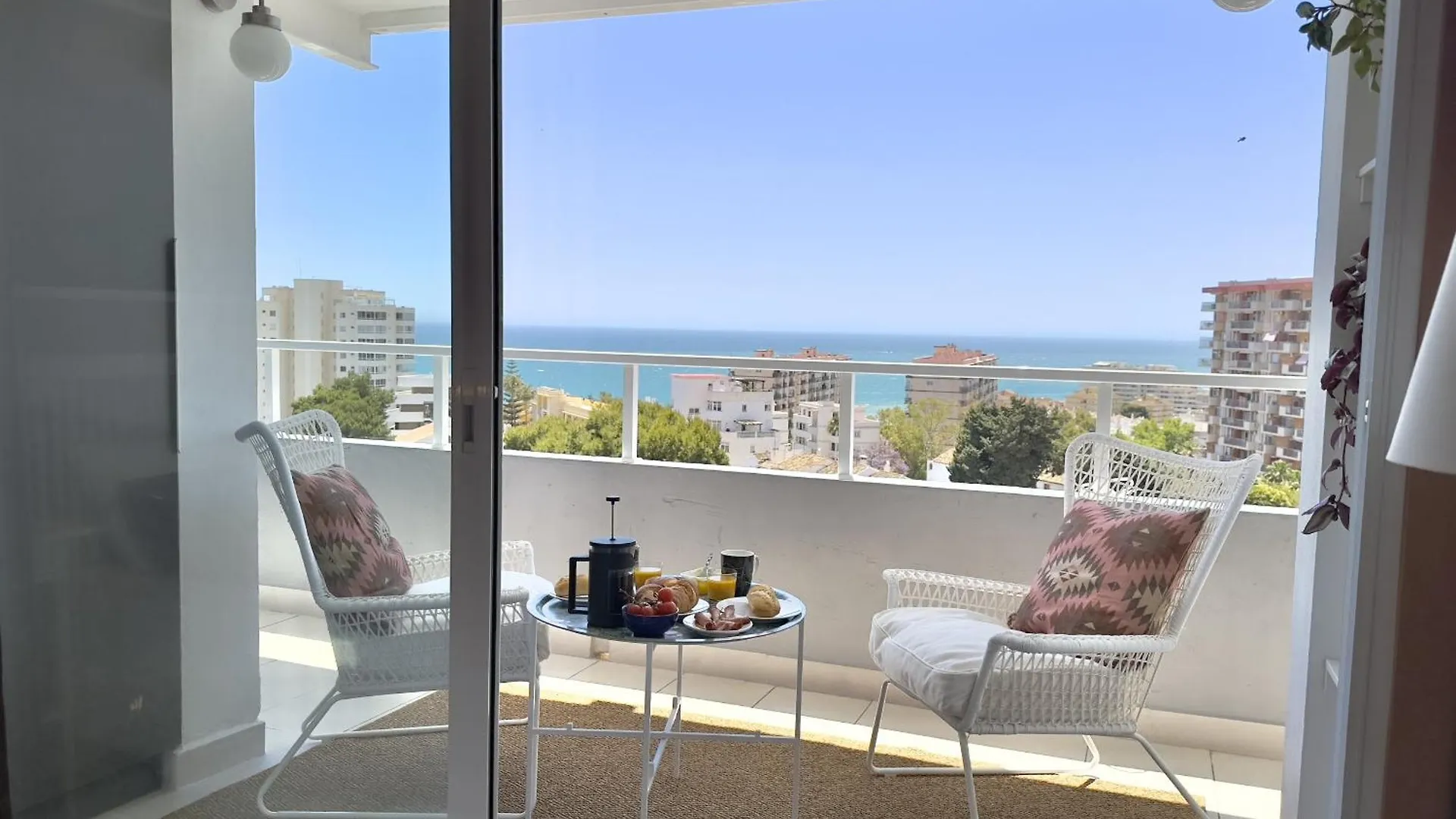 Central Apartment With Stunning Sea Views, Terrace Benalmadena